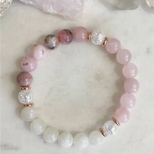 Elegant Pink and White Beaded Bracelet, glass beads, rose gold, rose quartz